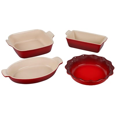 Le Creuset Stoneware Bakeware Set employee gifting idea